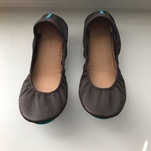 Chocolate brown Tieks